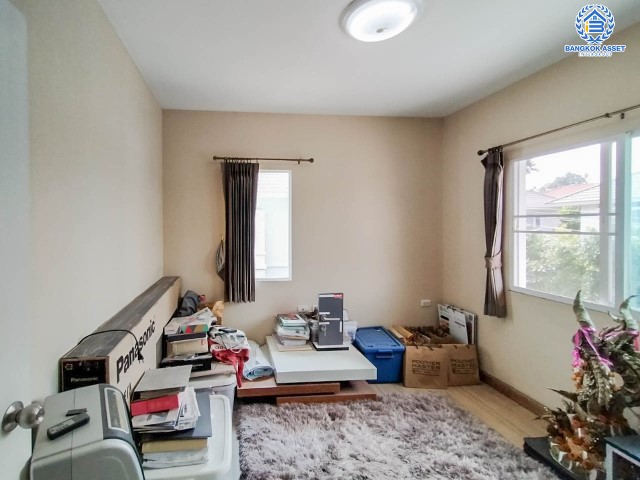 *****บ้านเดี่ยวมือสองย่านนนทบุรีฯ ม.เพอร์เฟคเพลส รัตนาธิเบศร์ หลังมุมจากแบนด์ Property Perfect เนื้อที่กว้างขวางมากถึง 64.10 ตร.ว.  ฟังก์ชัน 3 ห้องนอน 3 ห้องน้ำ ที่จอดรถ 2 คัน ฟรี! เครื่องปรับอากาศ 3 เครื่องพร้อมเข้าอยู่! บนทำเลใกล้รถไฟฟ้าสายสีม่วง "สถานีไทรม้า" และจุดขึ้นทางด่วน "งามวงศ์วาน"